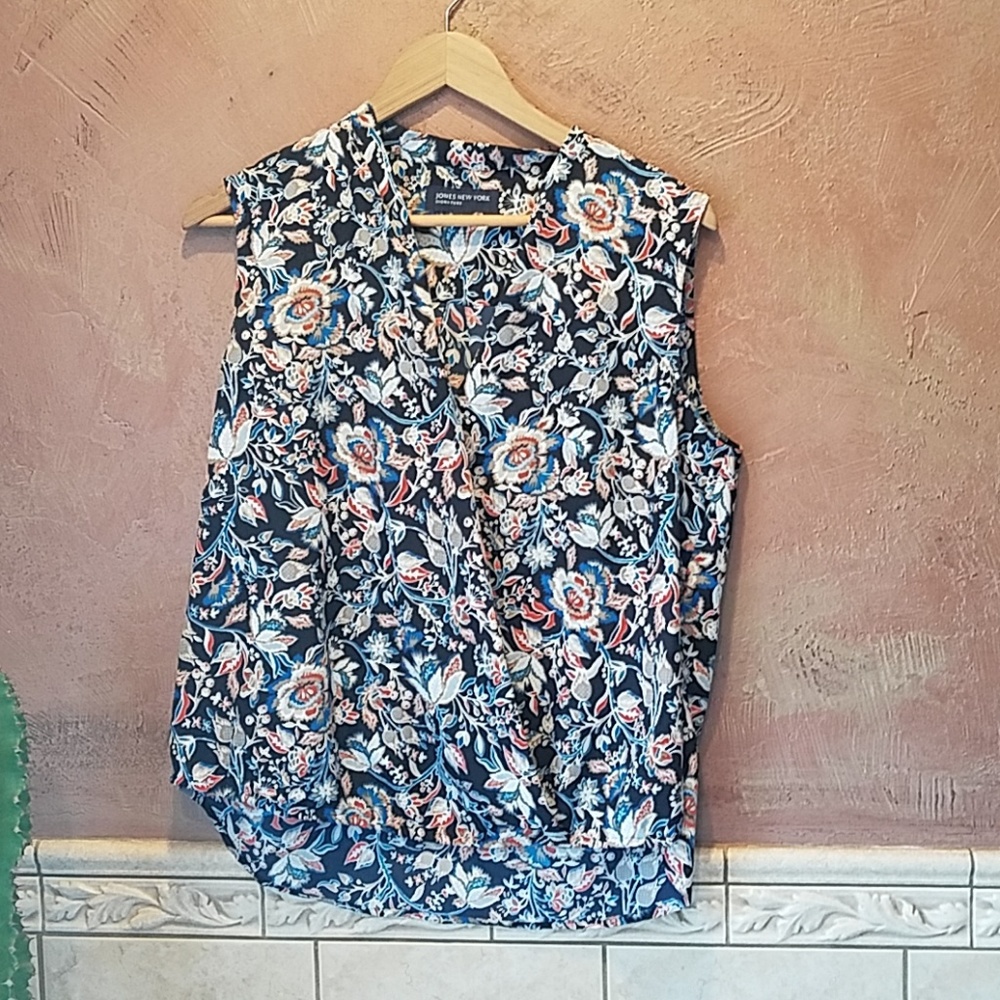 Jones New York Signature Tank